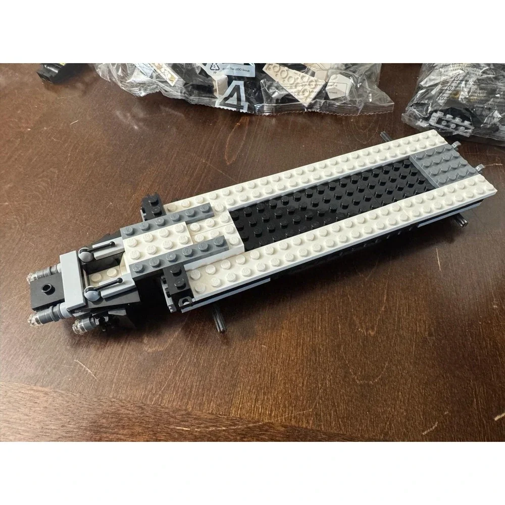 LEGO The LEGO Movie: Super Secret Police Dropship (70815) 100% Complete W/Minifi